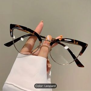 NWT! Tortoise shell framed cat eye blue light blocking fashion glasses!